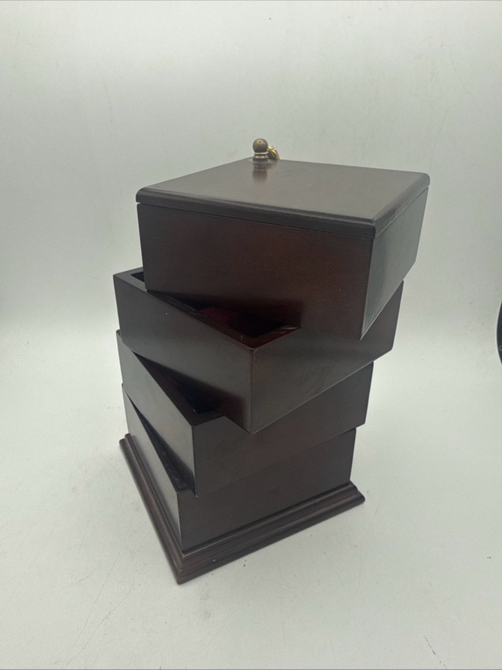VTG 1996 The Bombay Company swivel mahogany wood 4 swivel drawer jewelry Box